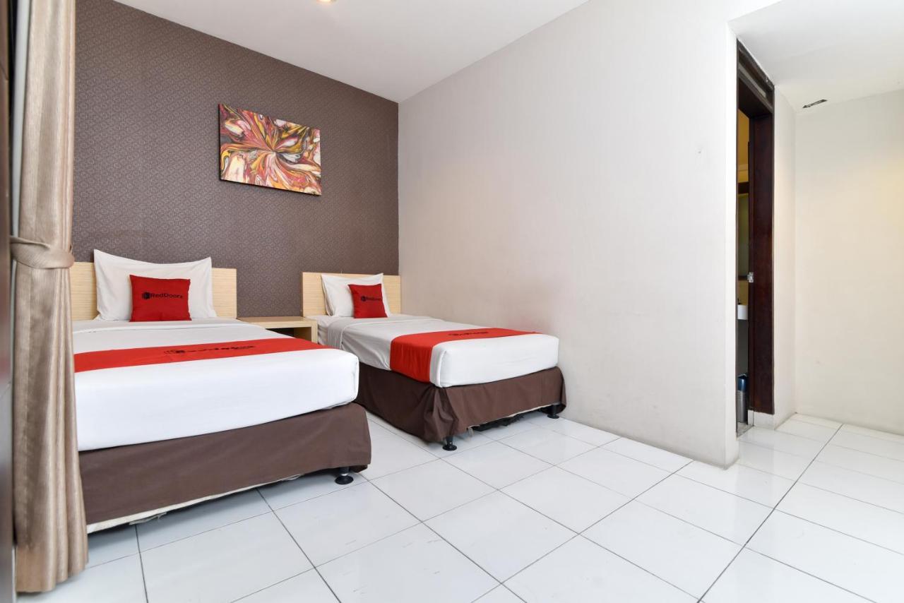 Reddoorz Plus @ Raya Legian Eksteriør bilde