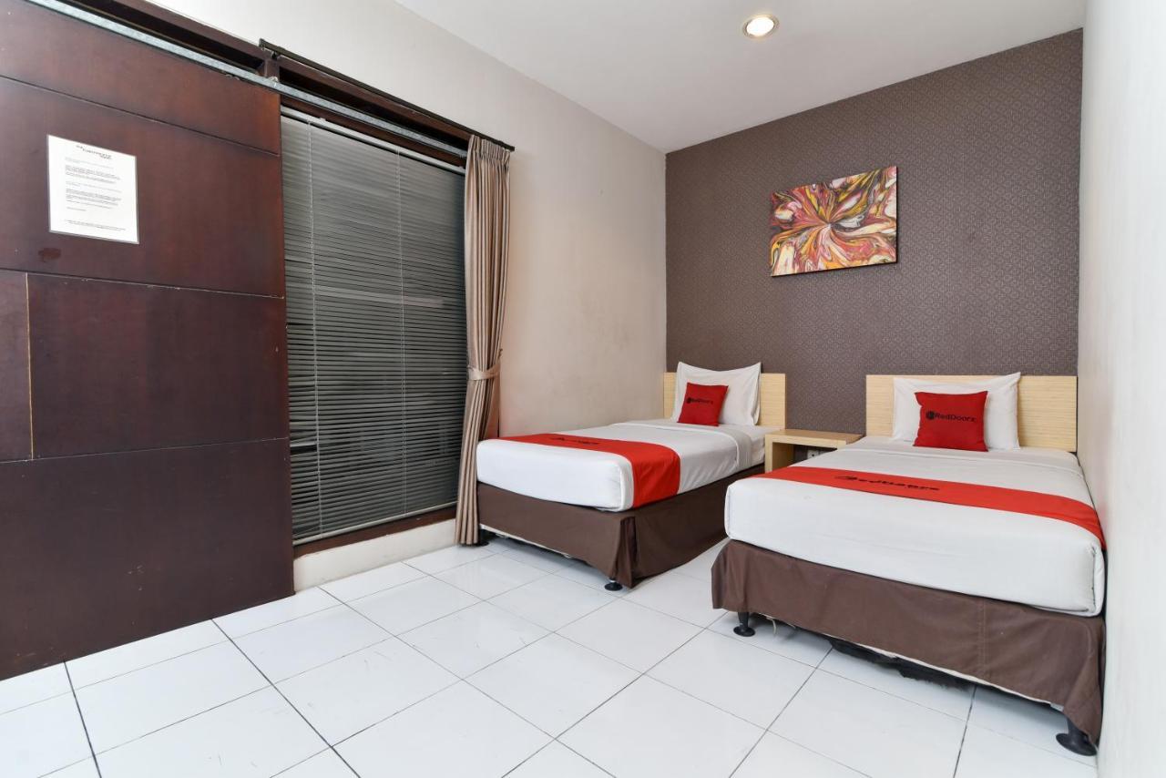 Reddoorz Plus @ Raya Legian Eksteriør bilde