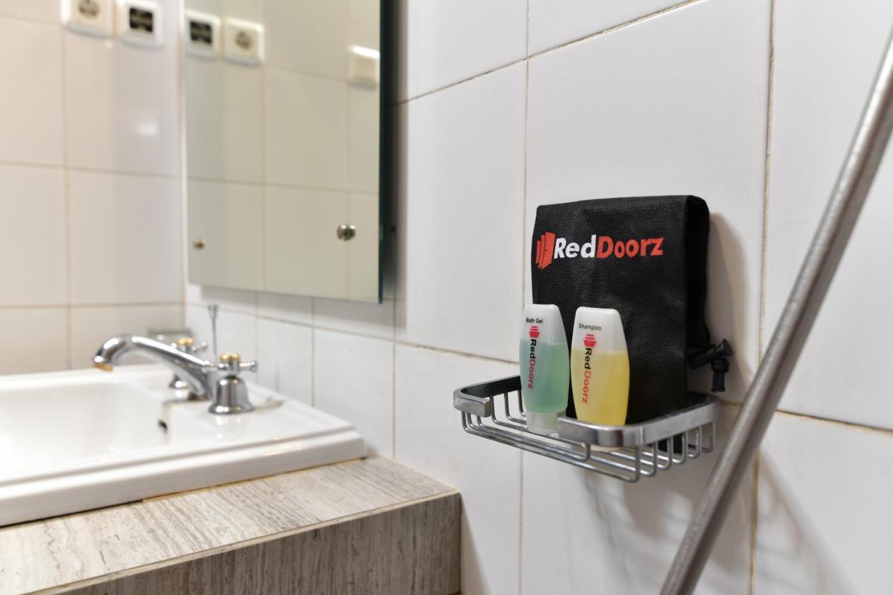 Reddoorz Plus @ Raya Legian Eksteriør bilde